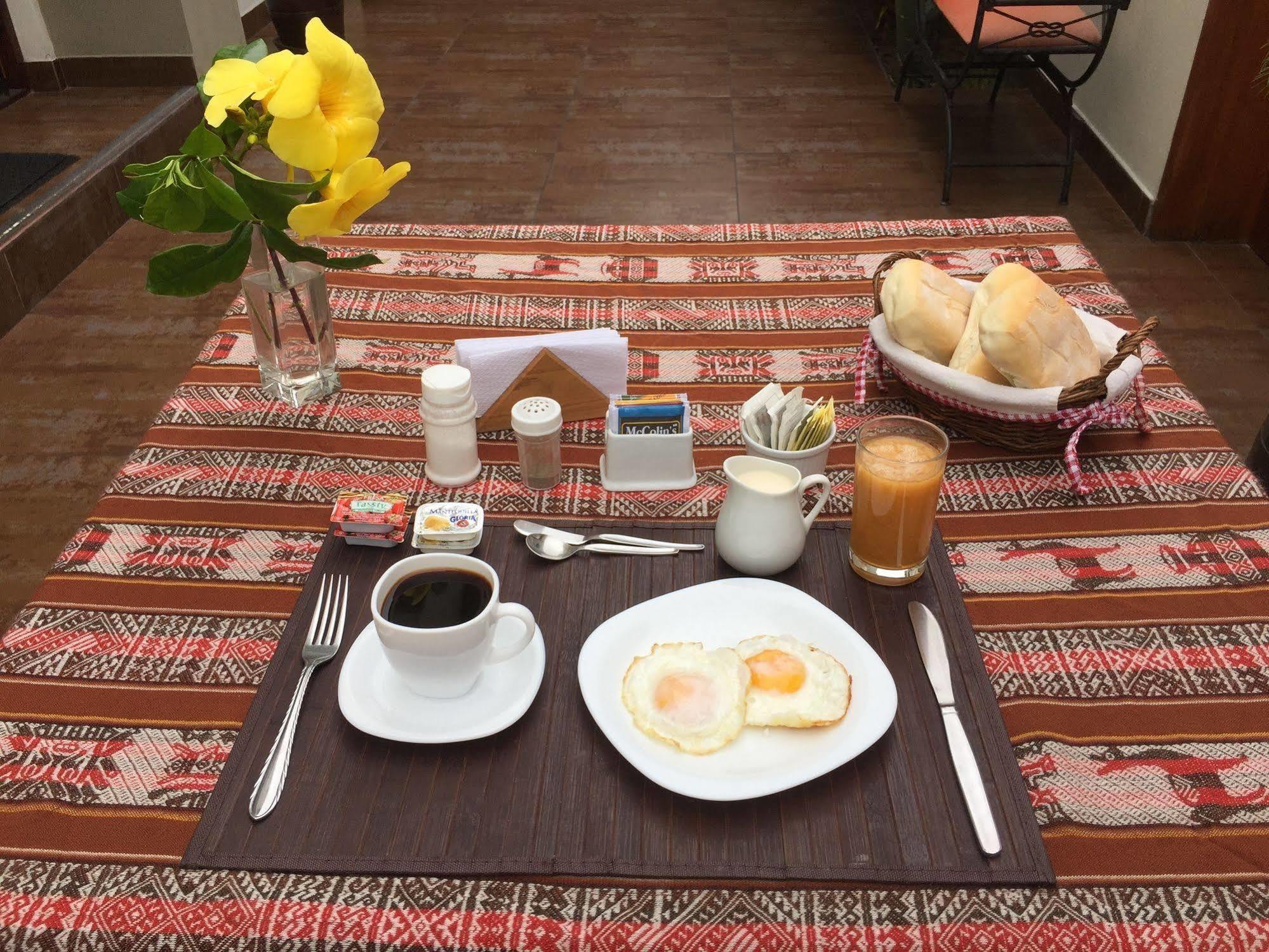 Bed & Breakfast - La Casa De Ceci Lima Buitenkant foto