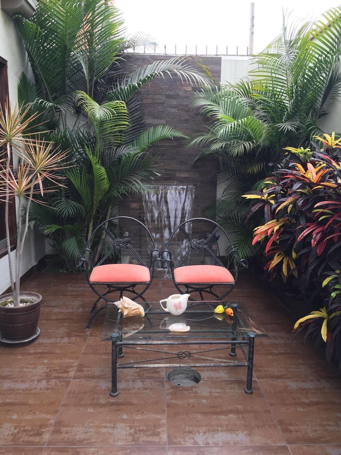 Bed & Breakfast - La Casa De Ceci Lima Buitenkant foto