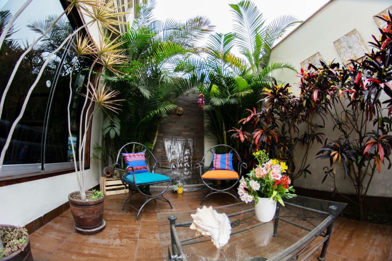 Bed & Breakfast - La Casa De Ceci Lima Buitenkant foto